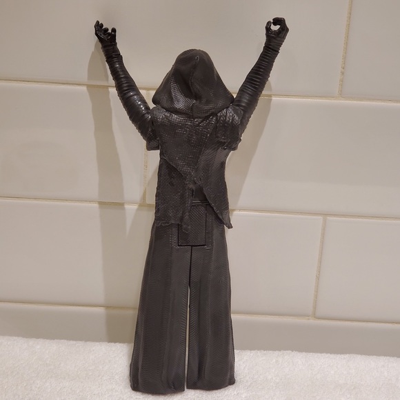 HASBRO Kylo Ren, Rise of Skywaker Action Figure - Picture 2 of 6